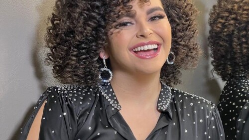 Lucero Mijares luce su cabellera