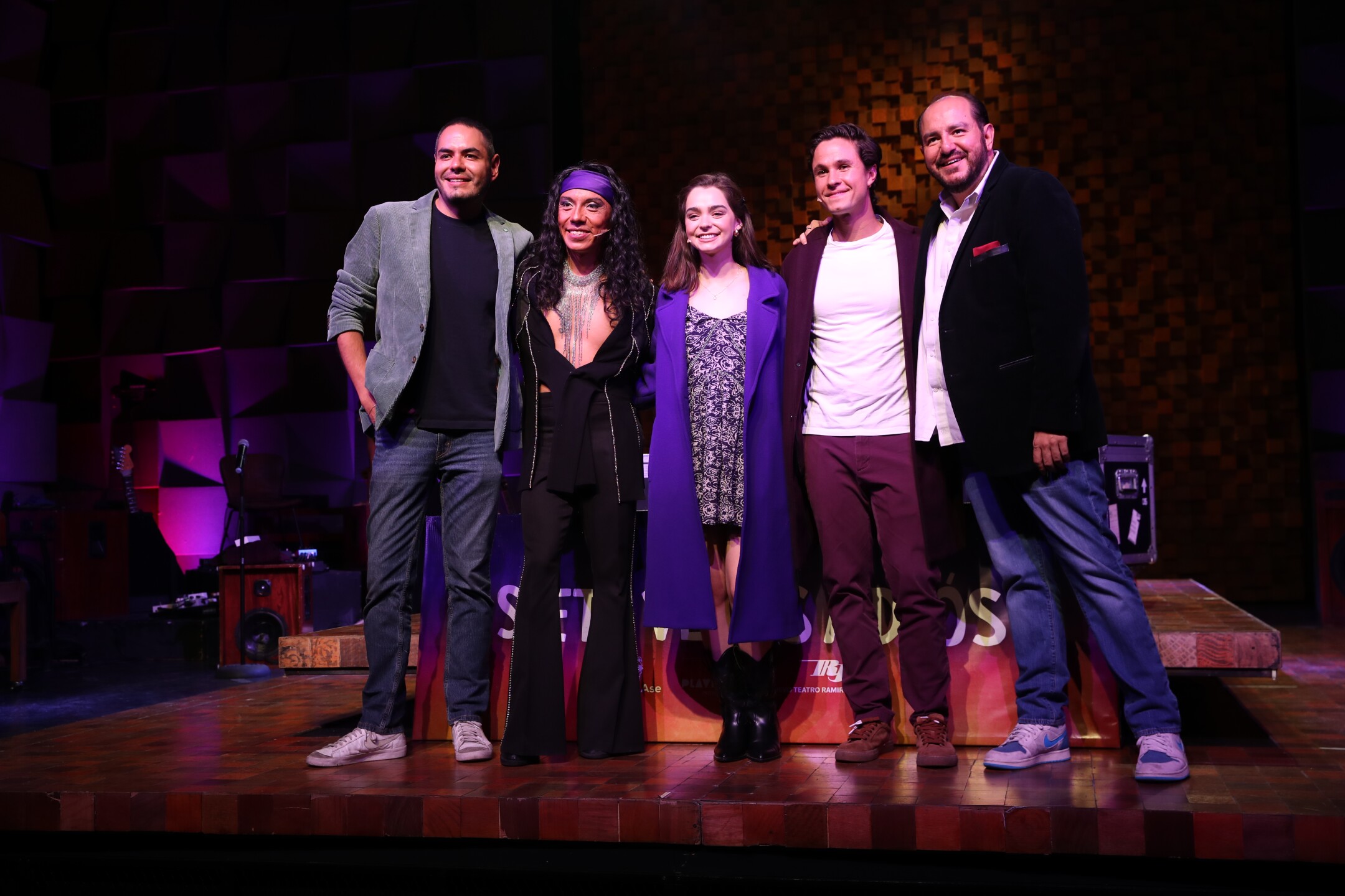 SIETE VECES ADIOS 2024