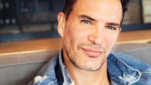 Julio Camejo compartió su rutina de ejercicio y terminó enseñando de más