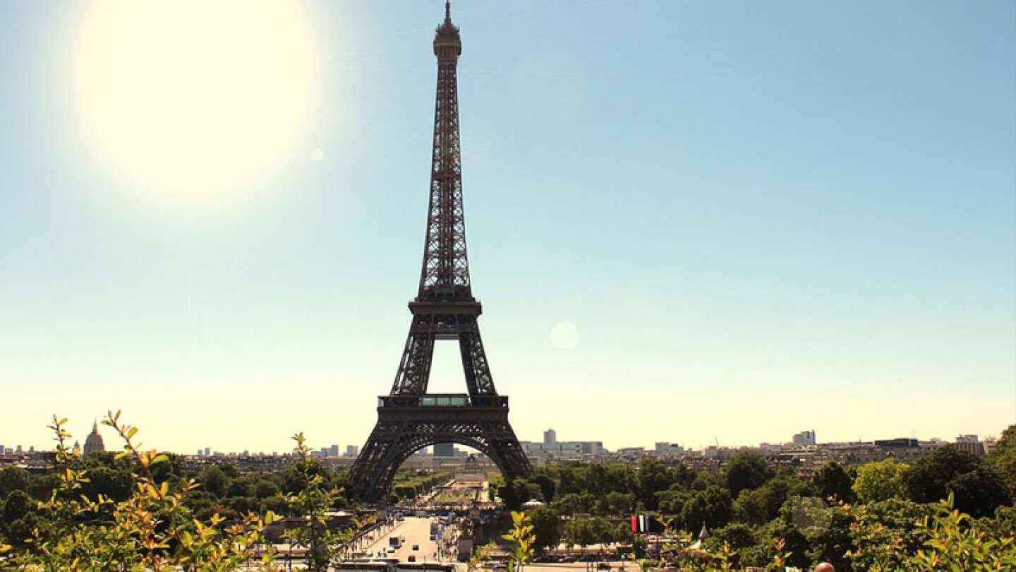 Torre Eiffel estará protegida con muro de cristal
