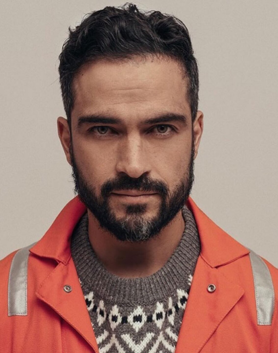 Alfonso Herrera prestará su voz para convertirse en Bruce Wayne