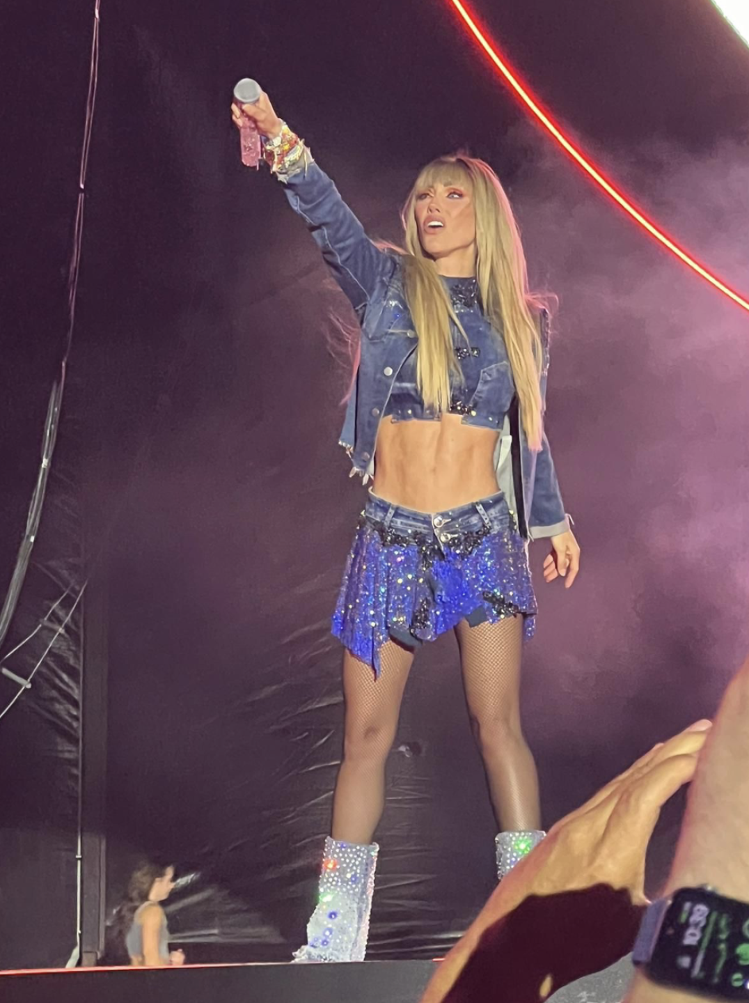 Anahí en concierto de RBD