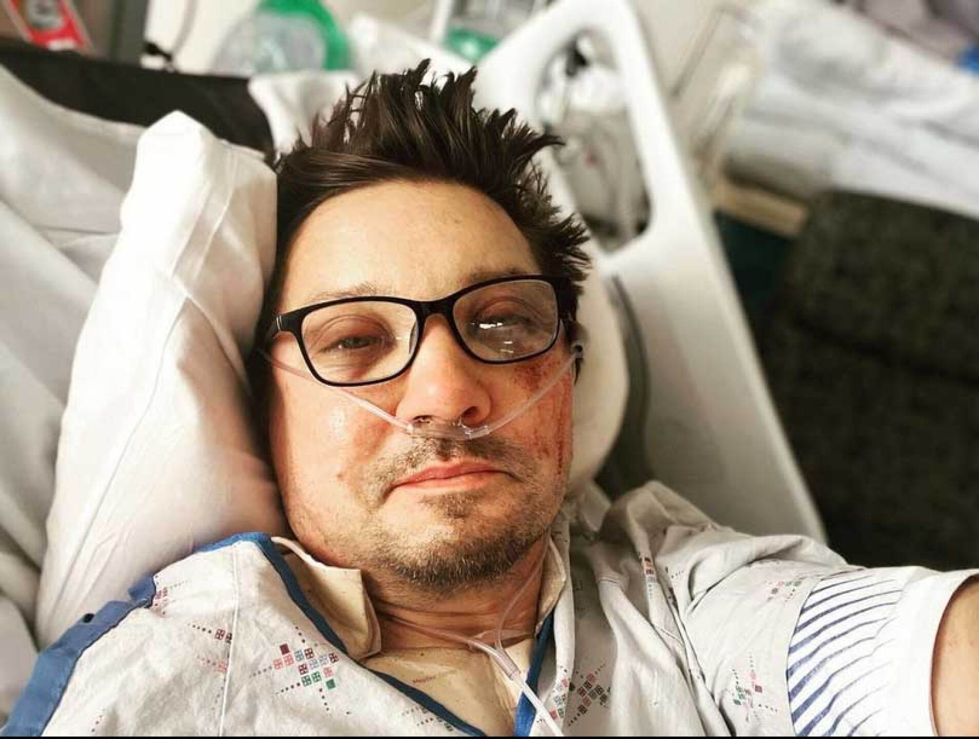 Jeremy Renner pasó su cumpelaños en el hospital
