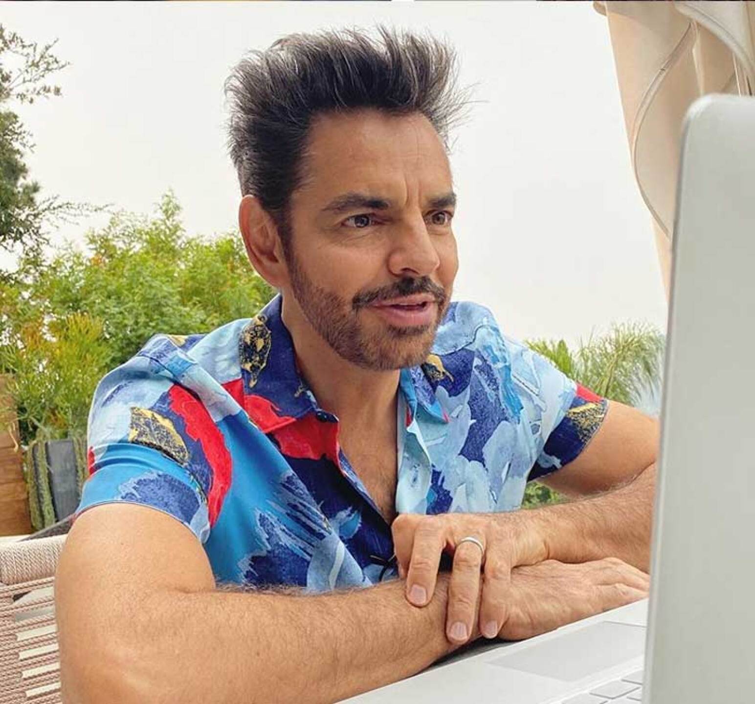 Eugenio Derbez viaje apple acapulco