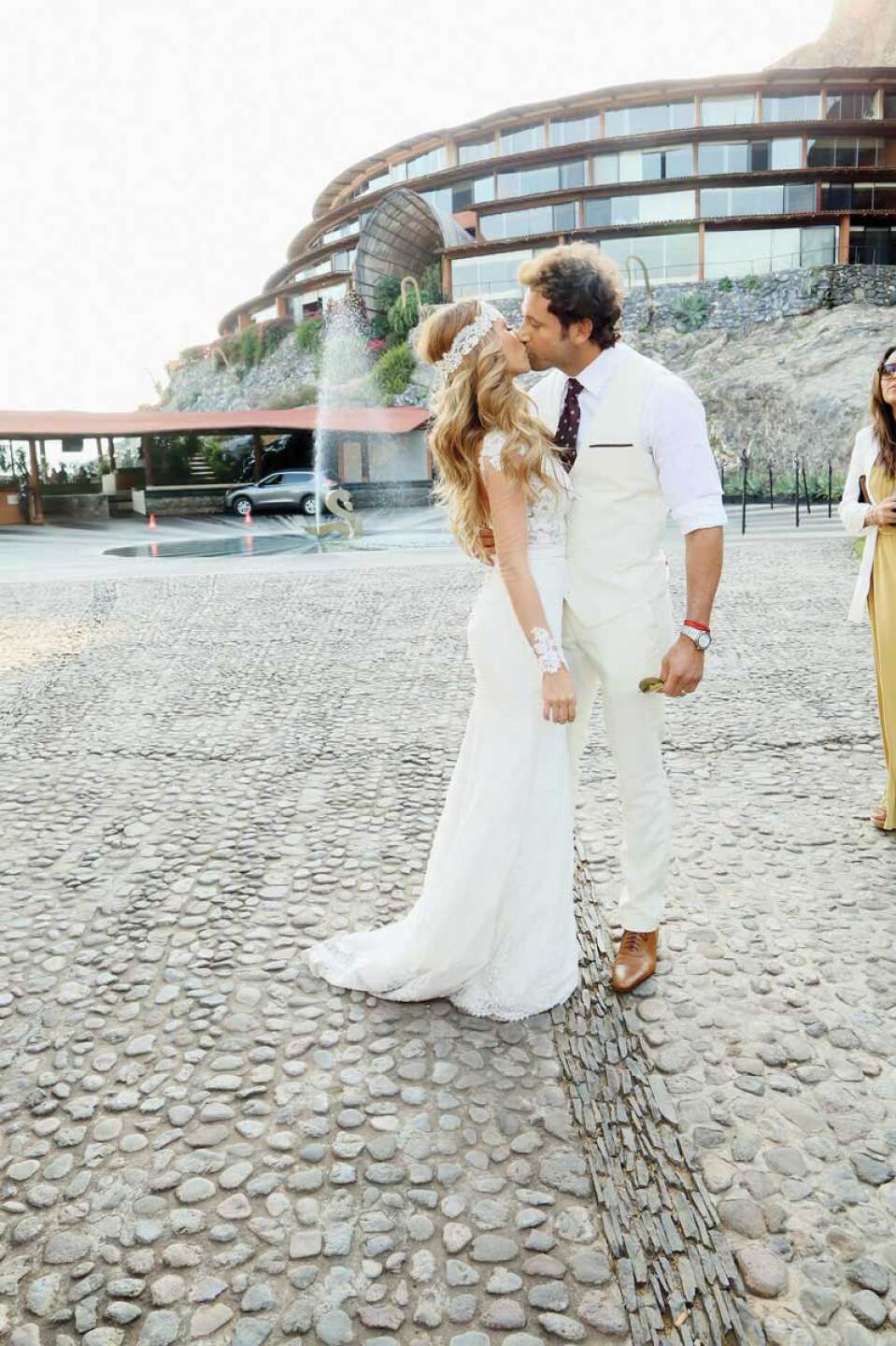 Aquí el día de su boda, en el que todo era felicidad.