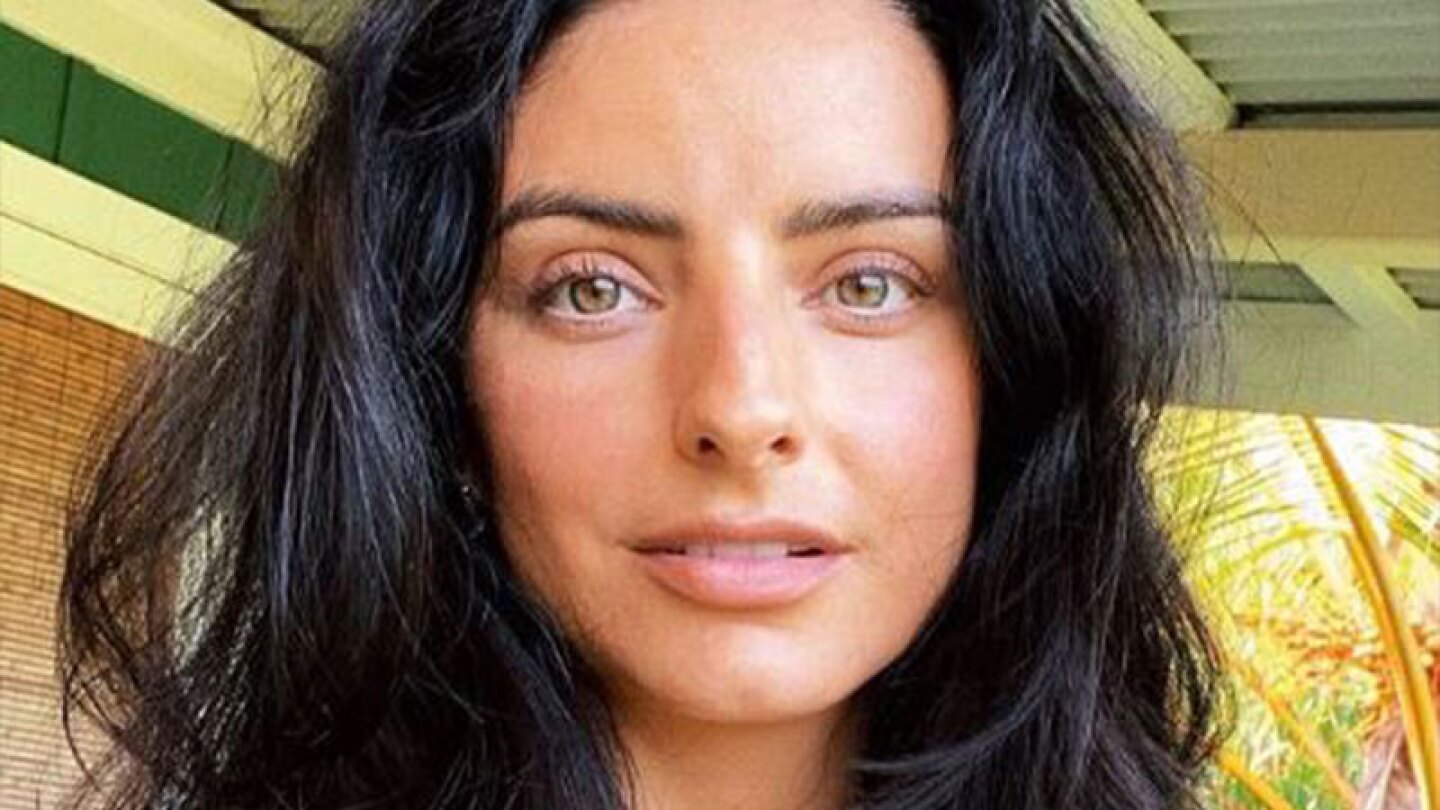 Aislinn Derbez.