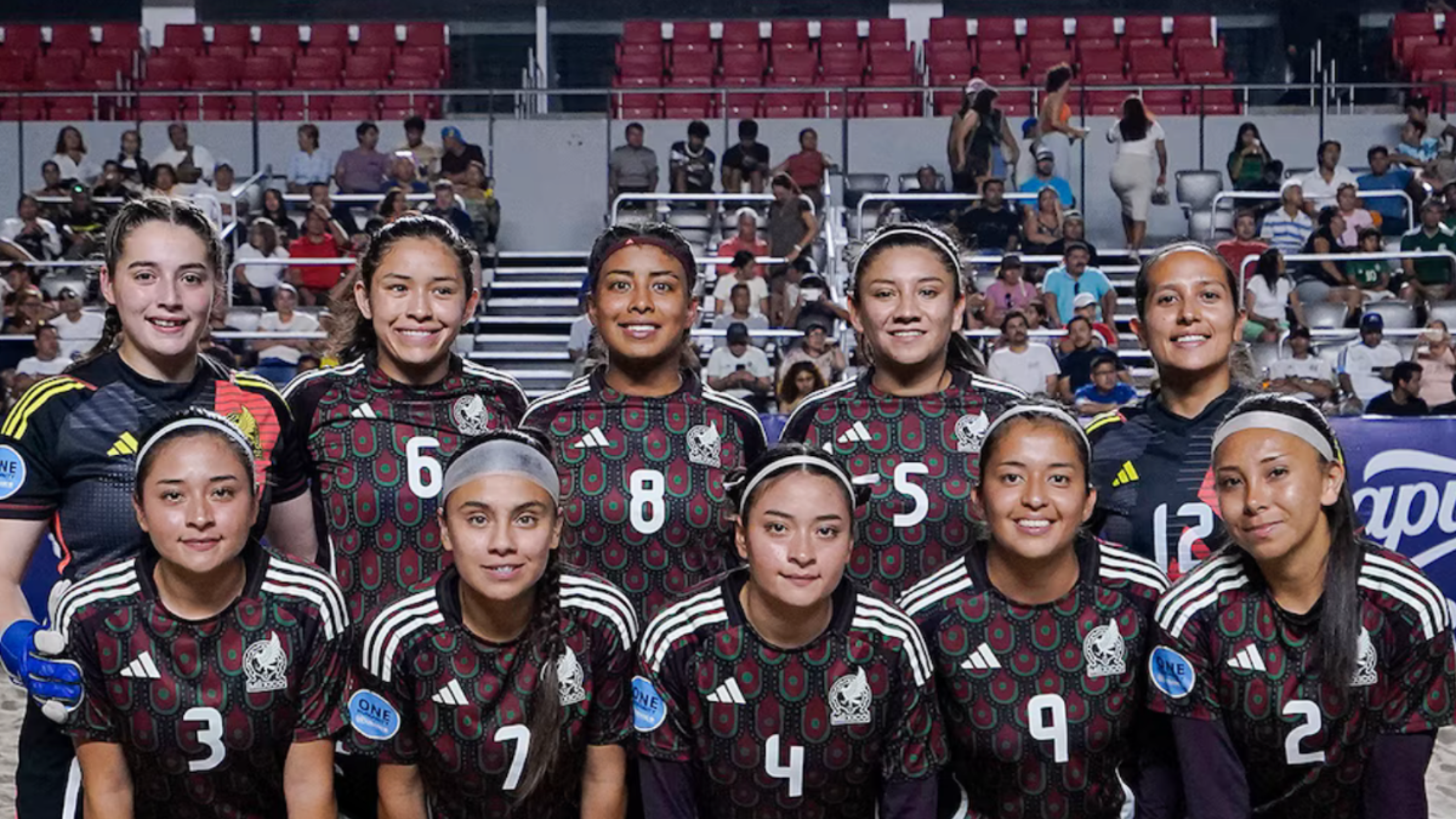 Cassandra Abigail Salguero futbolista de playa