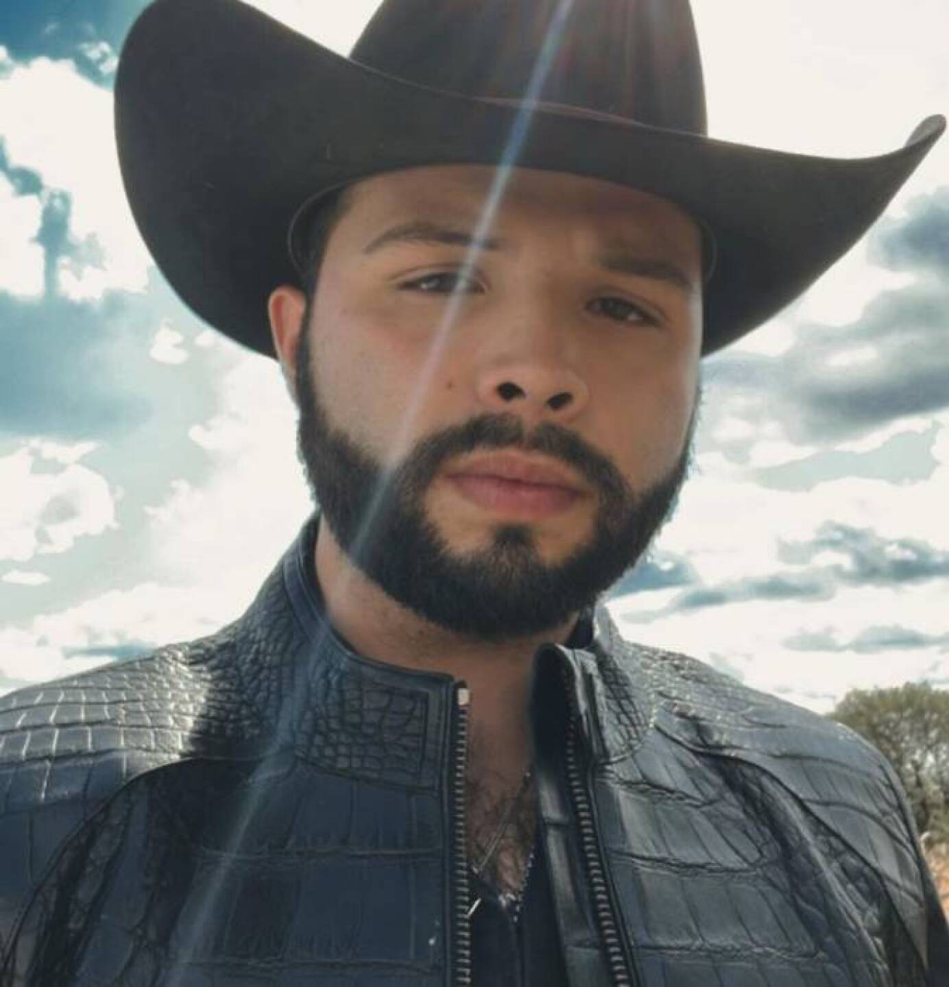 Aguilar ha sido nominado a dos premios Grammy Latino. Aguilar nació en una familia musical.