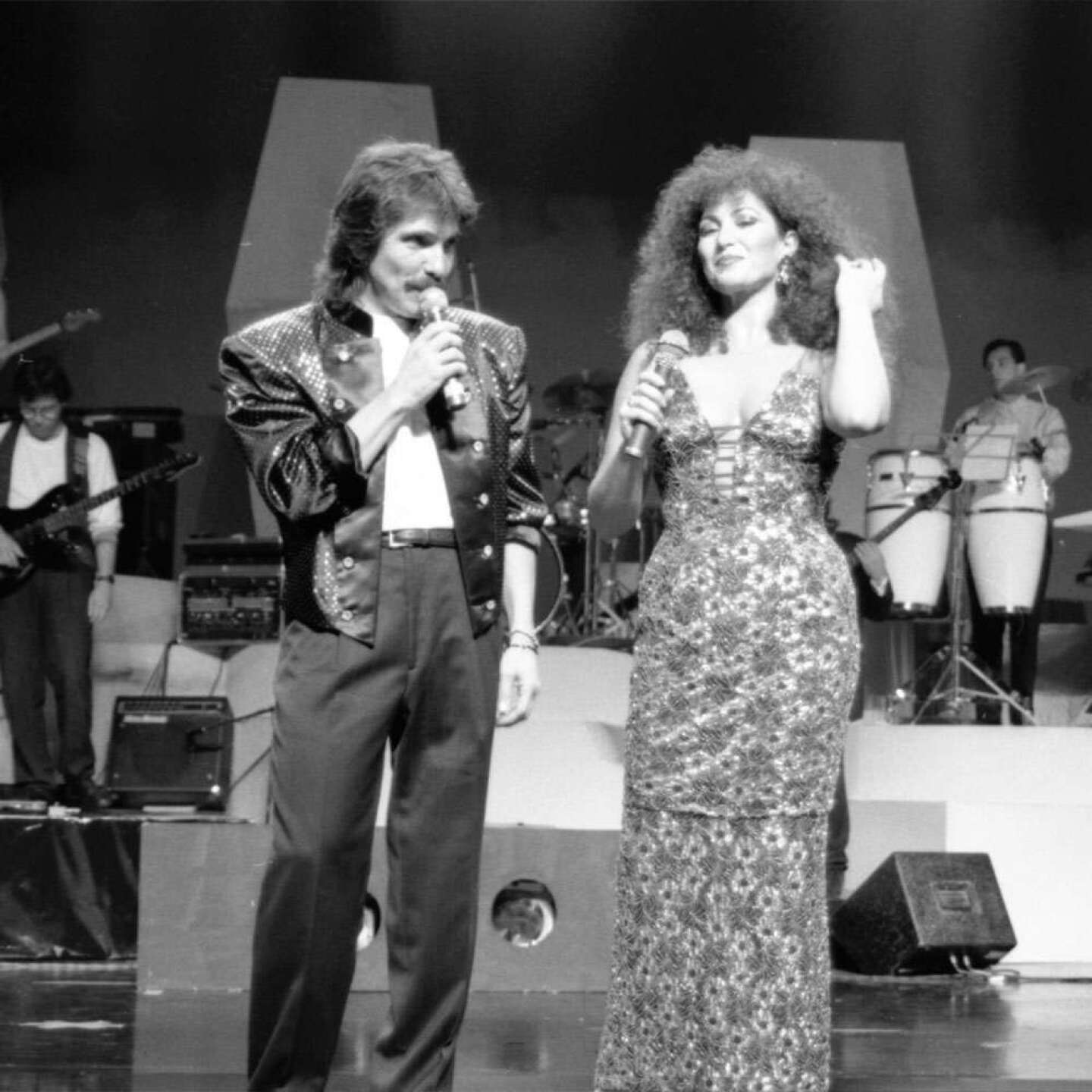 Ambos cantantes tuvieron a su única hija, Ana Victoria, en 1983