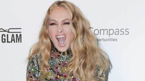 Paulina Rubio no ha aclarado cuál era el fin de su mensaje.