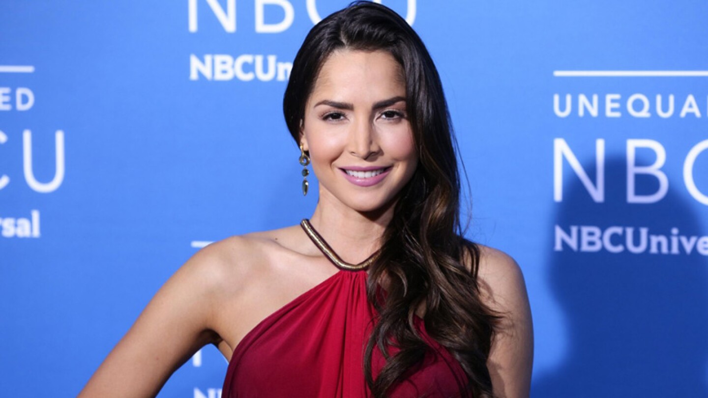 Carmen Villalobos.
