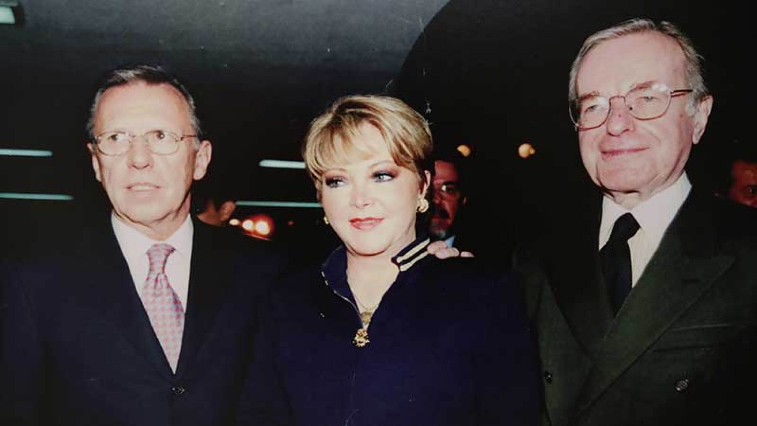 La exposición que se ubica en el vestíbulo de la Lotería Nacional, incluye fotografías, libretas, gafetes y artículos de trabajo del comunicador.