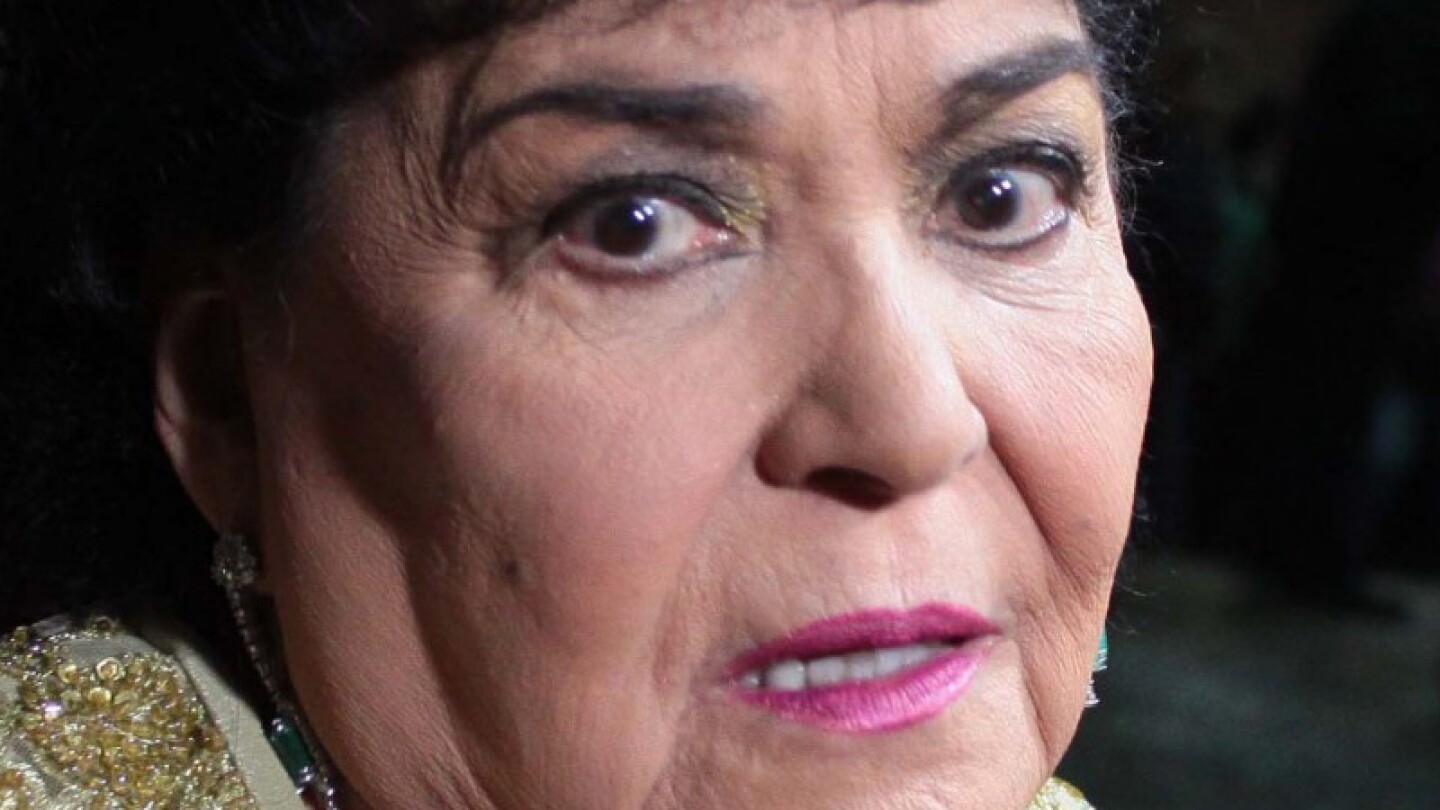 Hermano de Carmen Salinas reacciona bien a tratamiento de cáncer
