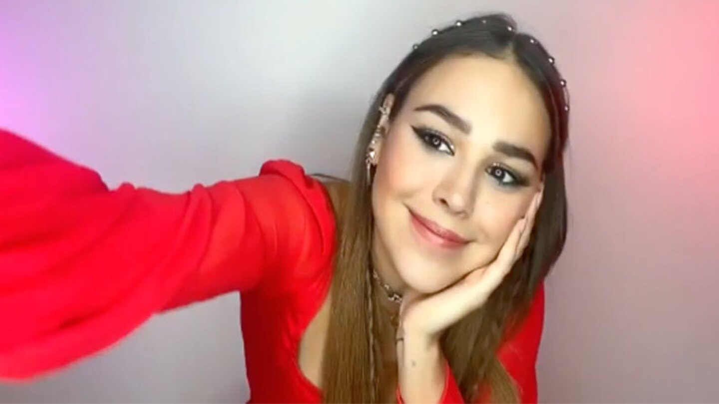 Danna Paola Estoy Contigo Ayuda