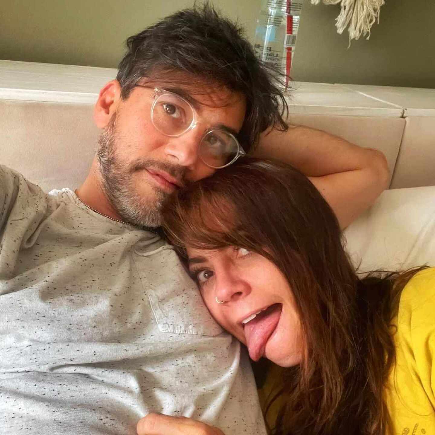 La pareja sube constantemente fotos de su familia