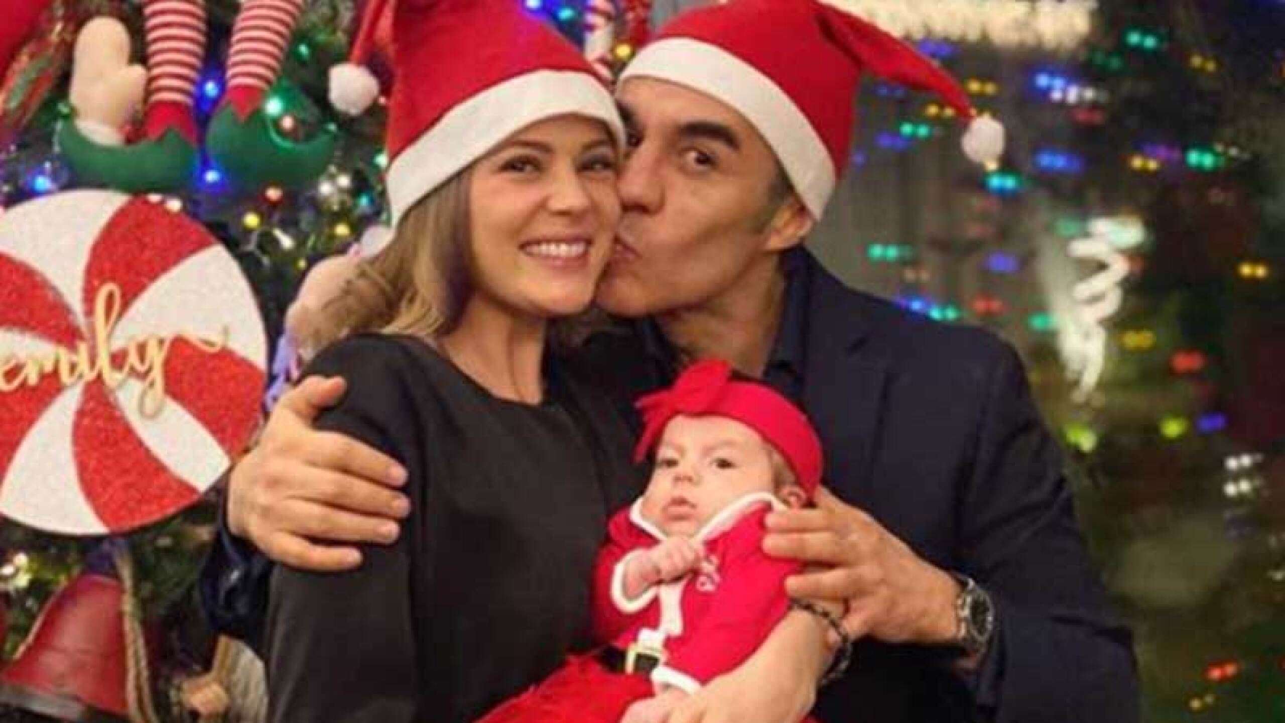 La pareja se encuentra muy feliz