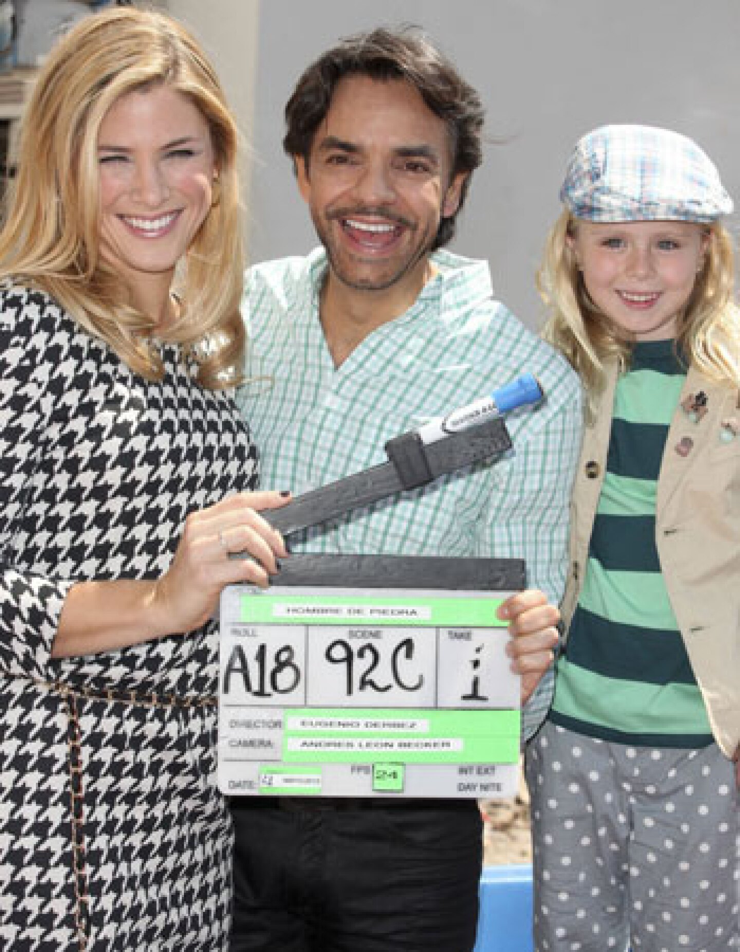 Jessica Lindsey, Eugenio Derbez y Loreto Peralta.