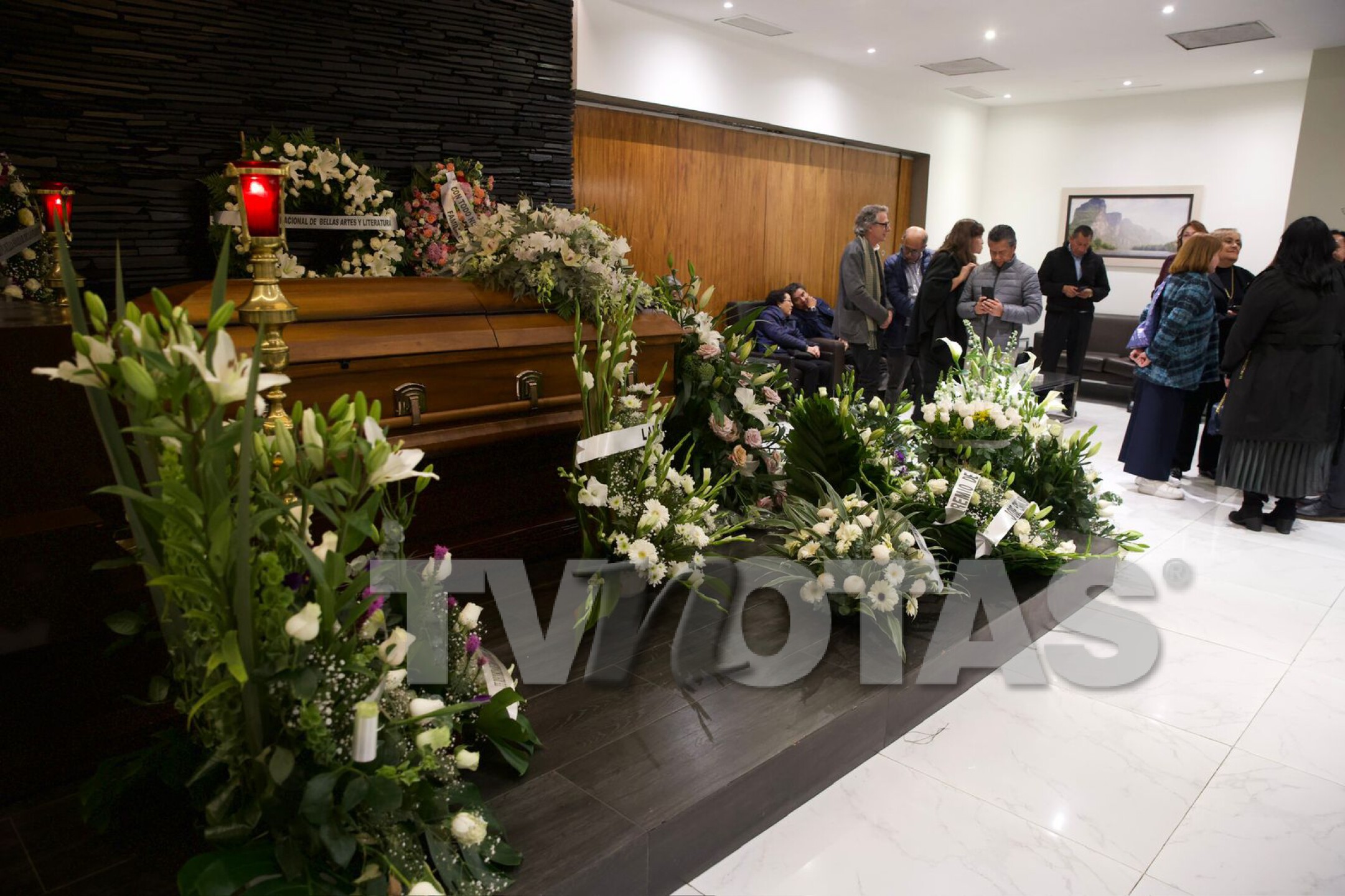 Cristina Pacheco: Familiares y amigos despiden en una funeraria la querida periodista