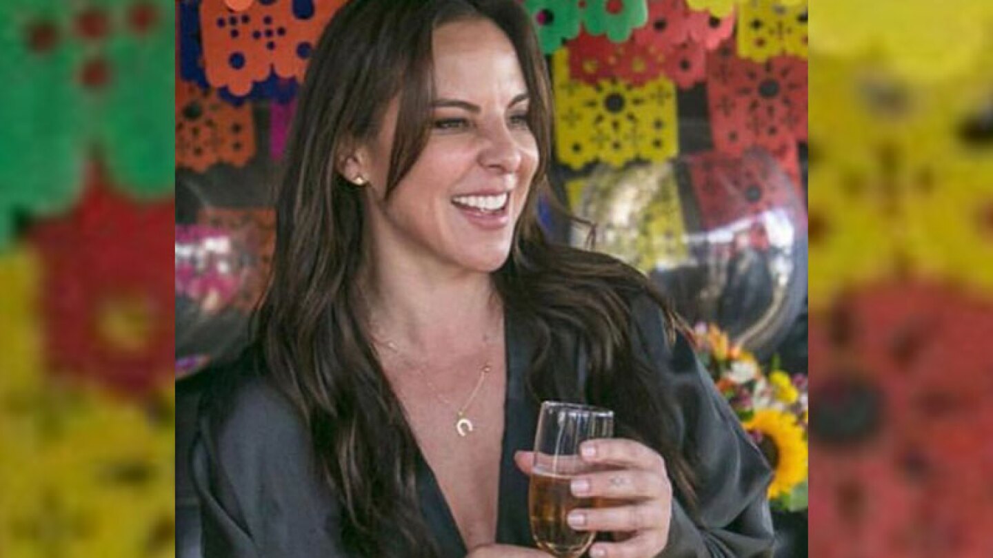 Kate del Castillo aparte de estar muy festejada por sus seres queridos, también recibió un espectacular regalo.