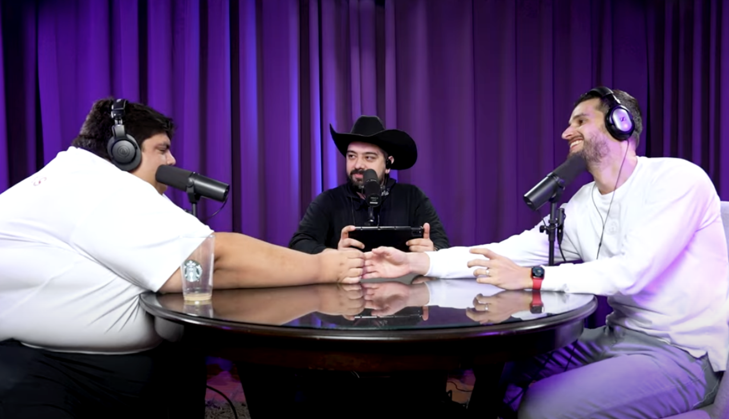 Adrián Marcelo reacciona al cierre de su cuenta en Instagram