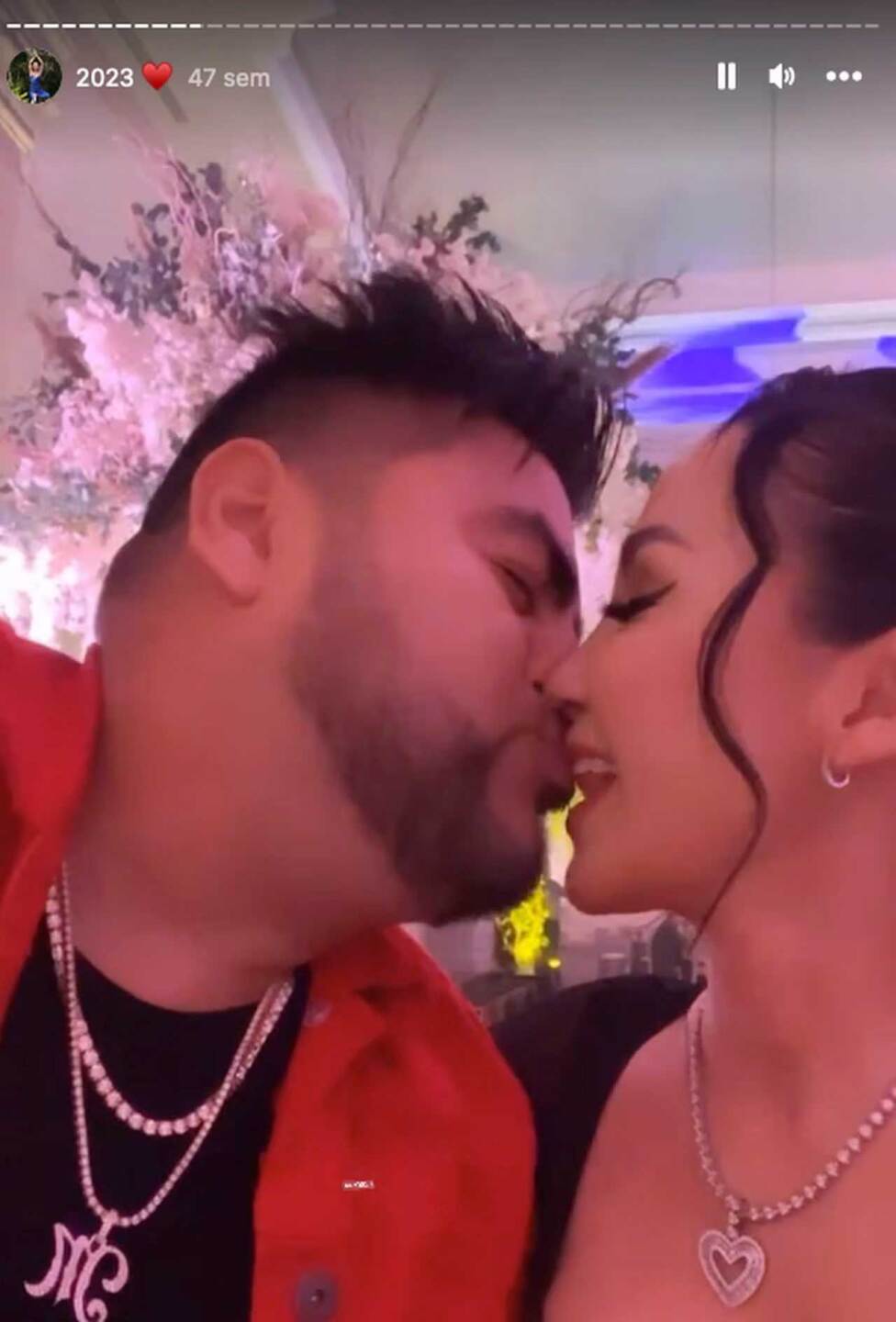 ¿Quién es María Elena Delfín, esposa del Mimoso que lo acusa de supuesto maltrato?