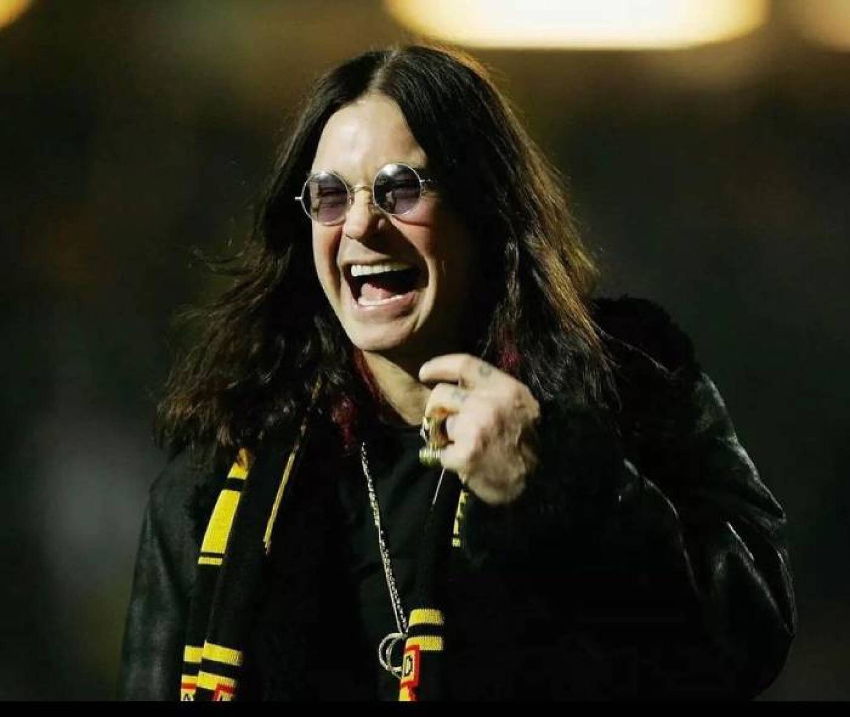 John Michael Osbourne,  más conocido como Ozzy Osbourne, es un músico y compositor británico, reconocido por haber sido el cantante de la banda de heavy metal Black Sabbath y por su carrera como solista.