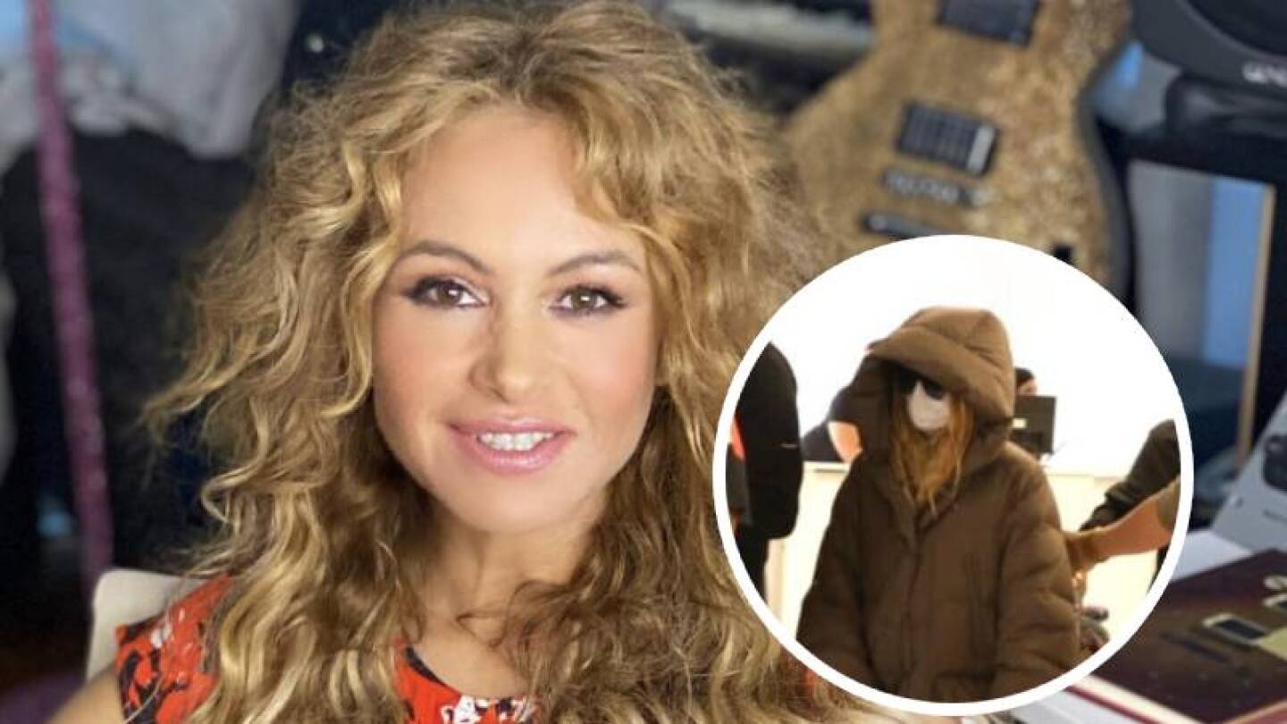 Paulina Rubio usa chamarras en pleno calor
