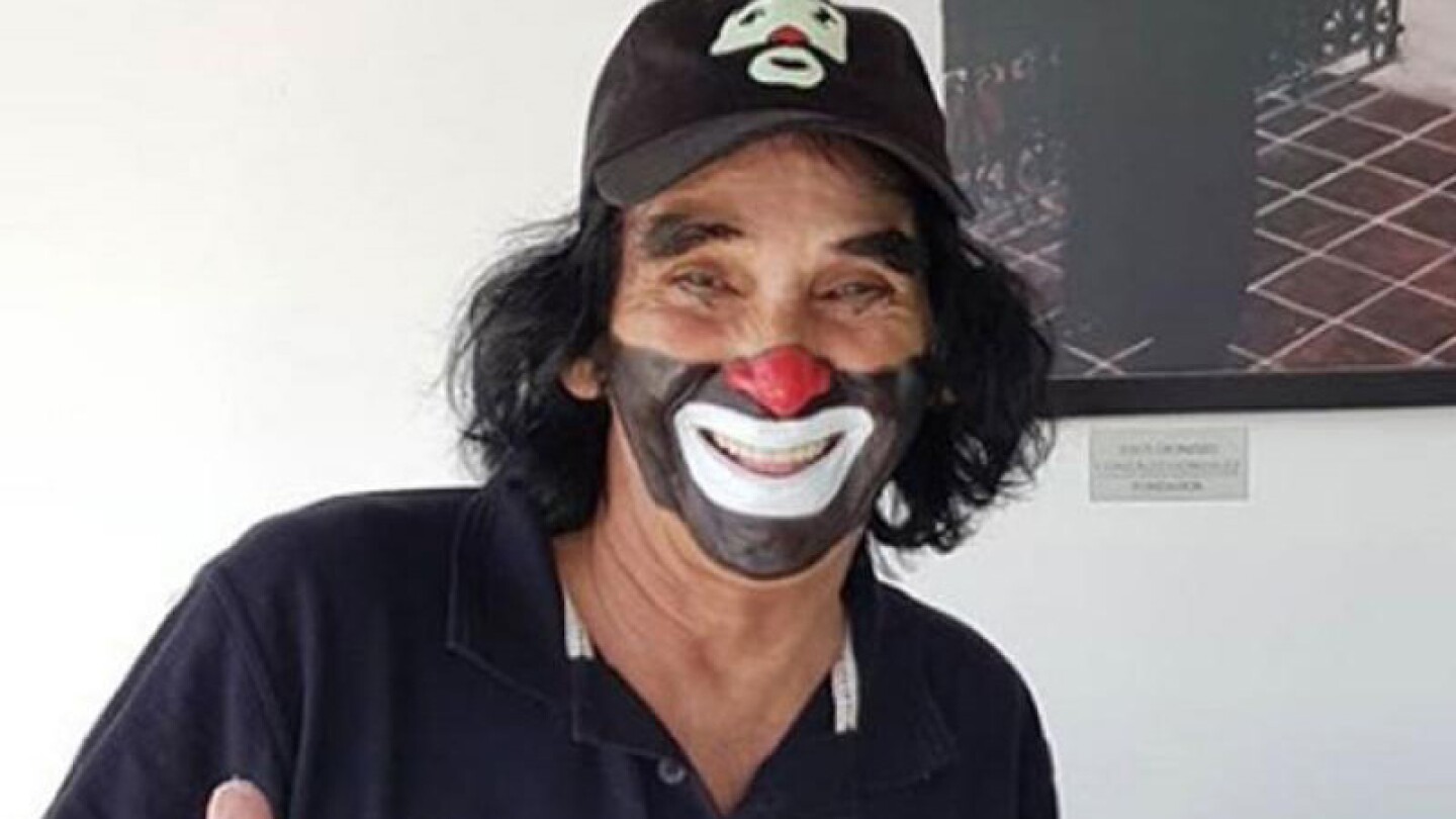 Cepillín sube selfie sin maquillaje y su verdadera cara impacta a sus fans