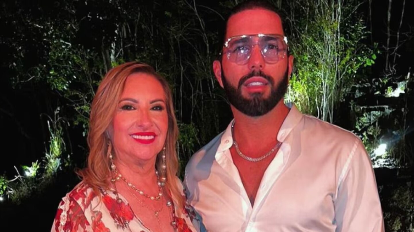 Poncho de Nigris y su mamá