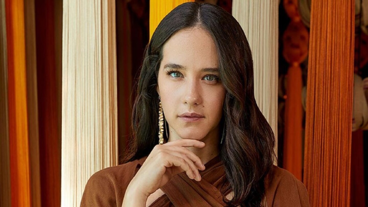 Mánager de Ximena Sariñana se someterá a un trasplante de cornea tras ataque en la FICT