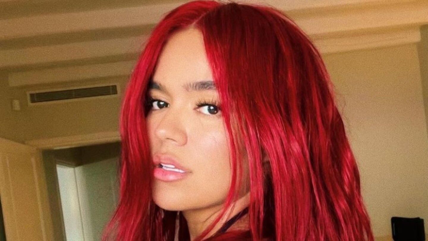 Karol G protagoniza nuevo accidente en pleno concierto