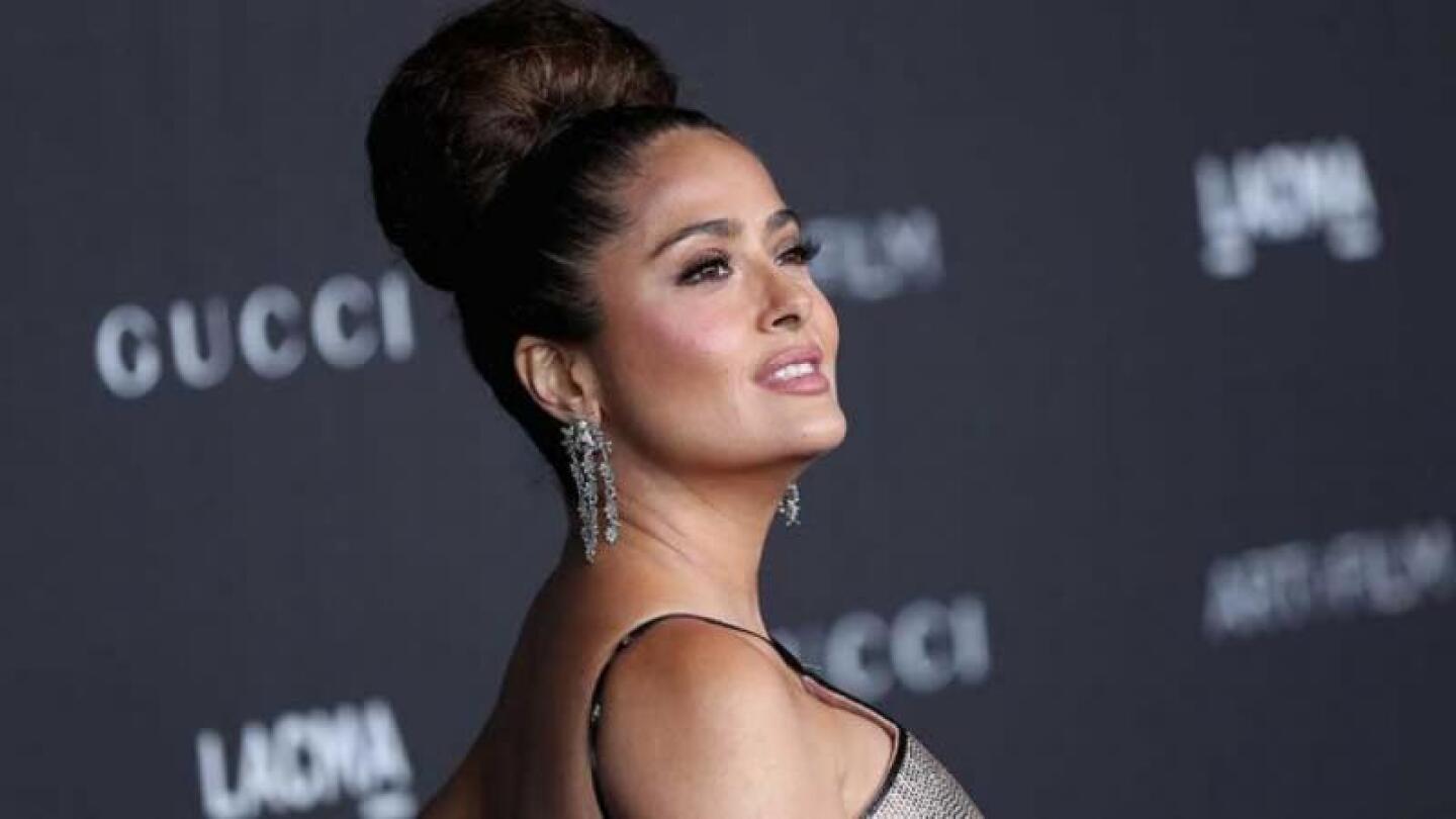 Salma Hayek impactó a todos en los Globos de oro.