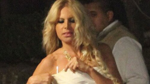 Para que no queden dudas, la actriz se dejó ver con este pequeñito diseño que entalló cada parte de su cuerpo.