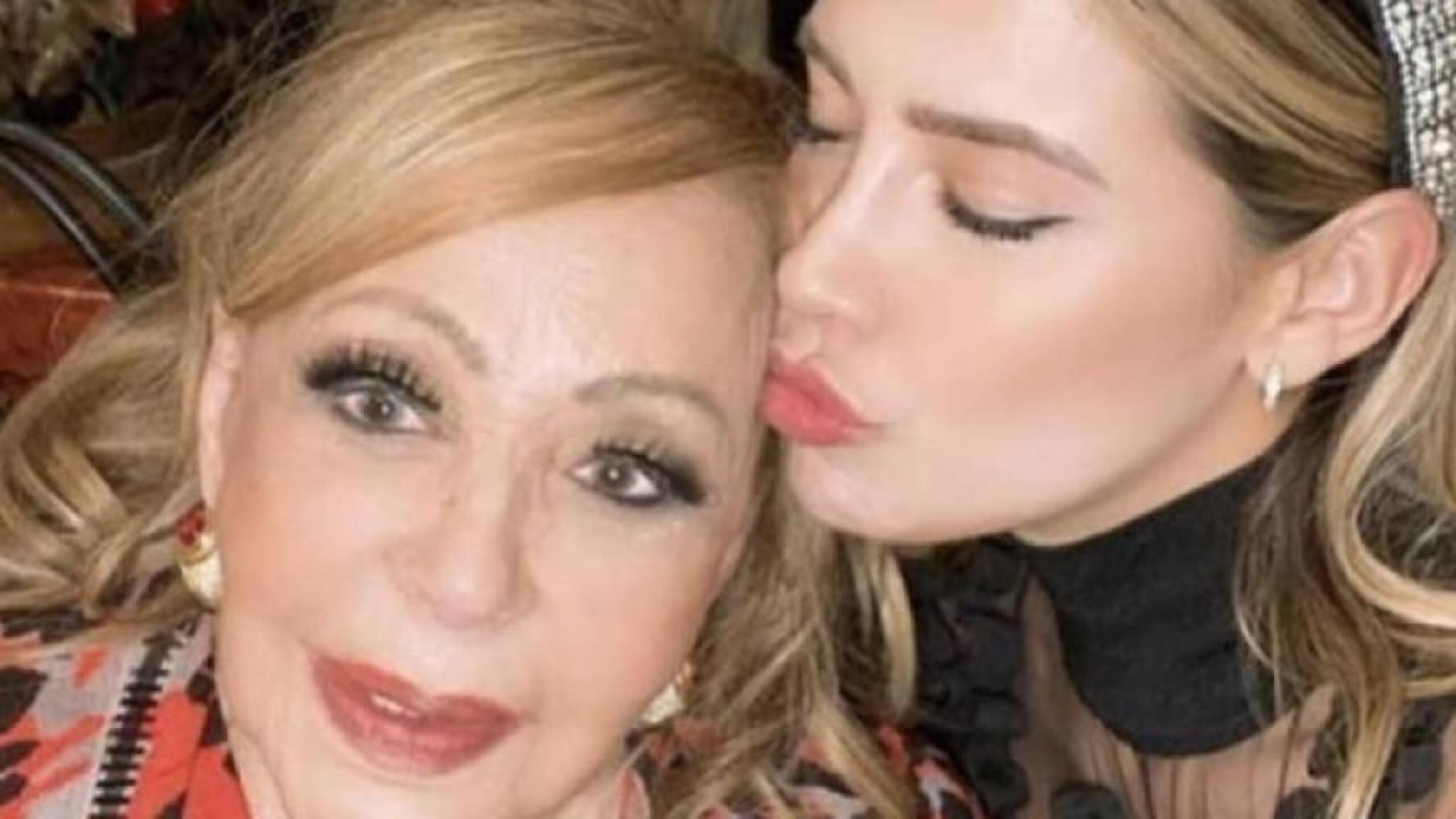 Michelle Salas y Silvia Pinal.