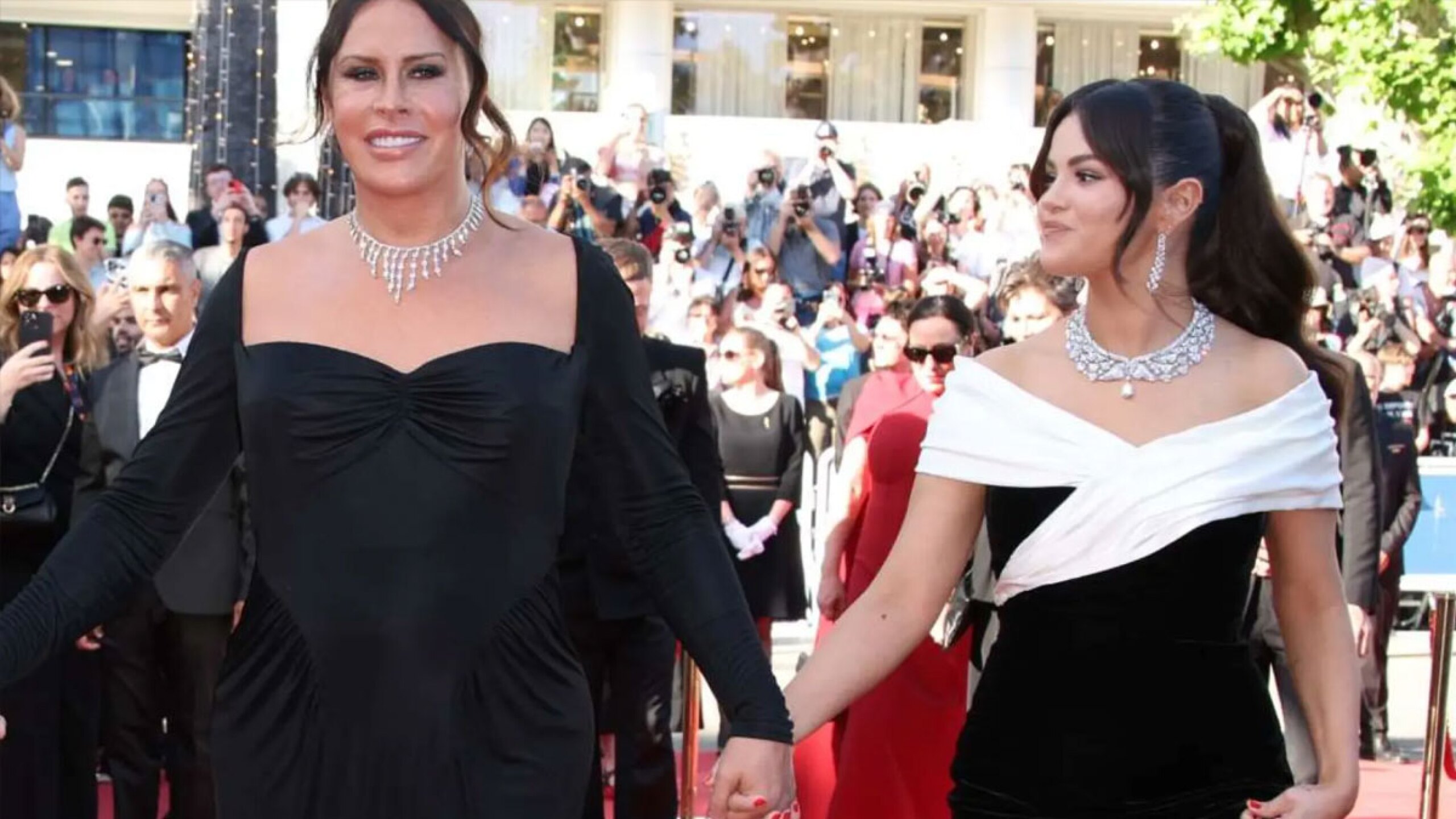 Karla Sofía y Selena Gomez juntas