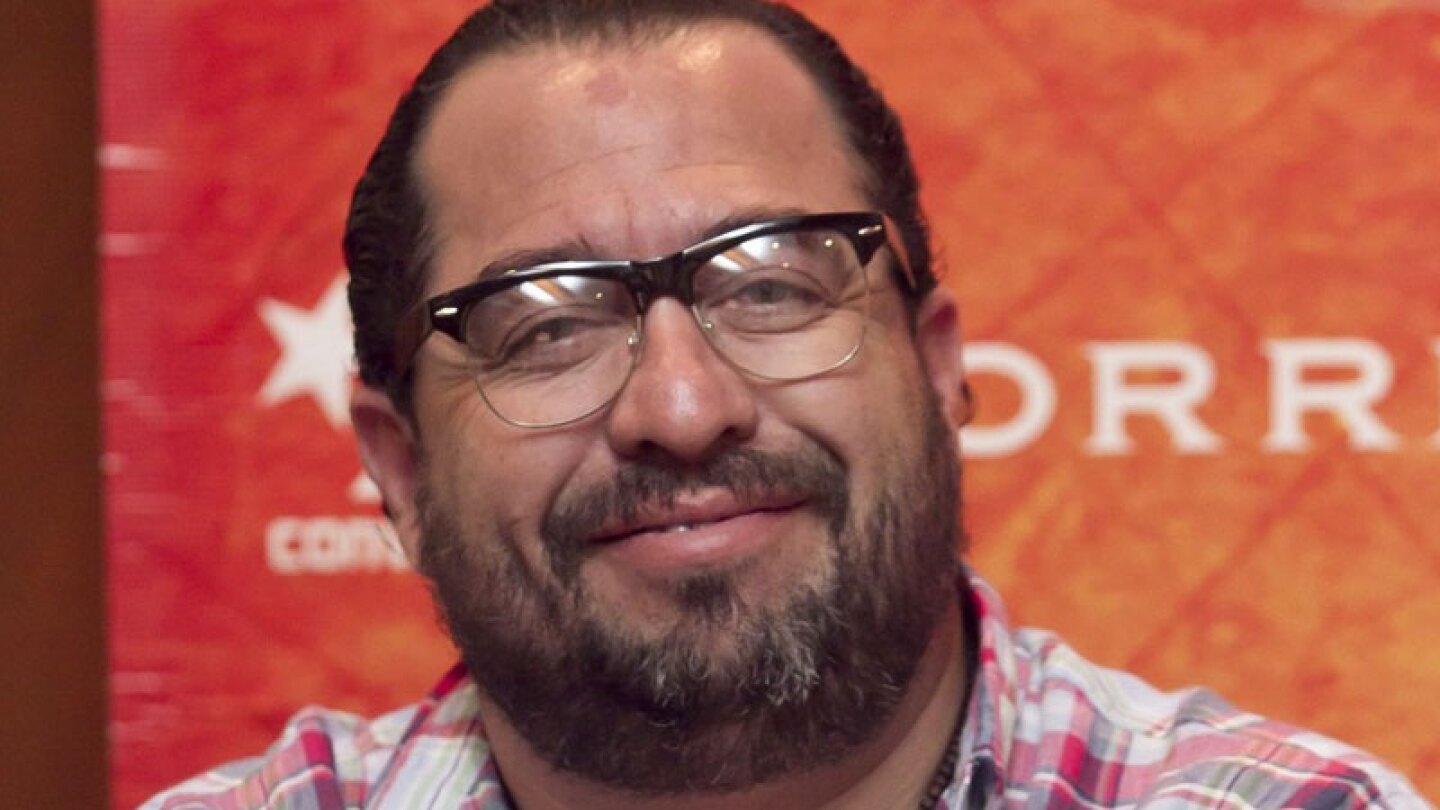 faldajuancarlosborregonava.jpg