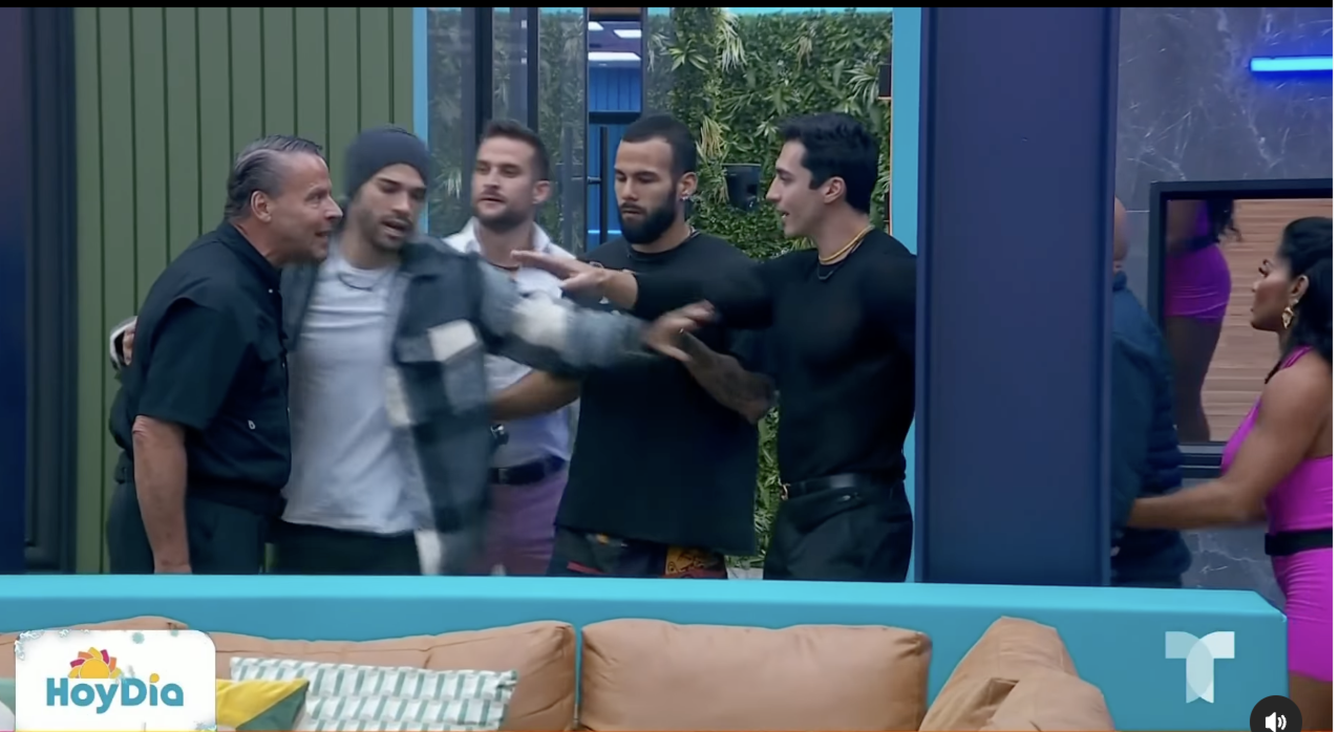 Lupillo Rivera y Alfredo Adame tiene fuerte pelea La casa de los famosos