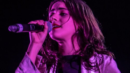 La actriz de 25 años no le ha pesado en lo más mínimo ser hija de Nailea Norvind, pues ha sabido a la perfección labrarse un lugar en su carrera