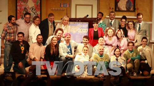 Toc toc celebró 2 mil representaciones con un mix de su elenco,