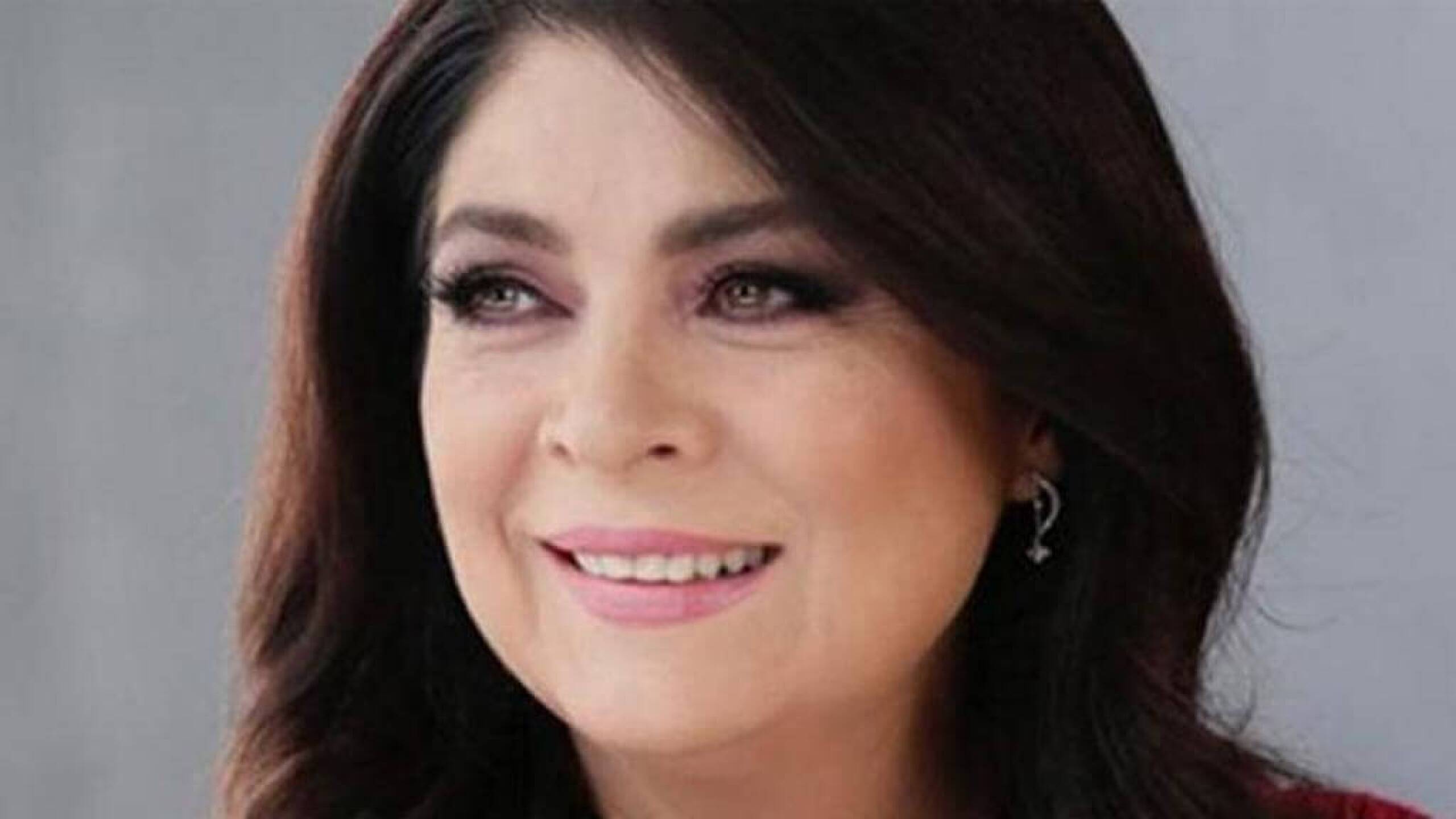 Victoria Ruffo muestra foto de su juventud y le dicen que es una muñequita