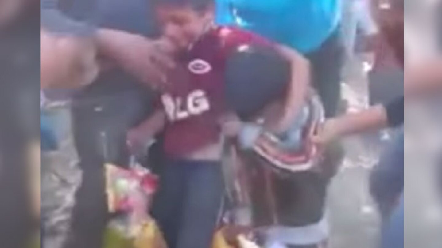 Obligan a niños a ingerir alcohol en fiesta de Perú