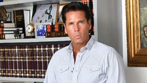 El actor y sus amigos, hijos de políticos, armaban fiestas patrocinadas por el Estado Mayor.