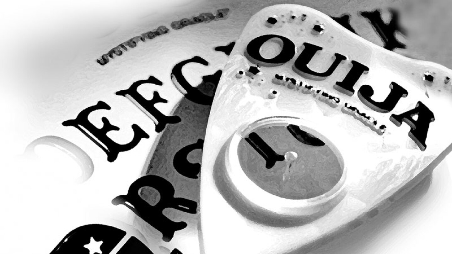 Creyeron que no les pasaría nada al jugar la Ouija, pero el final es aterrador