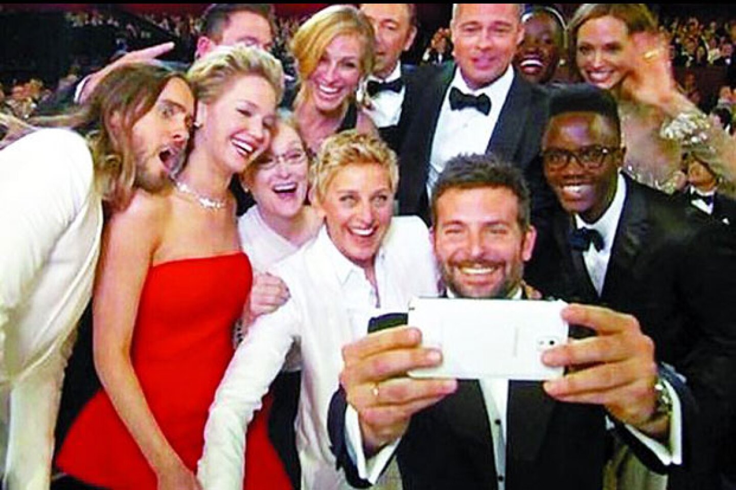 Esta es la fotografía grupal que se tomó en la ceremonia de los Oscar.