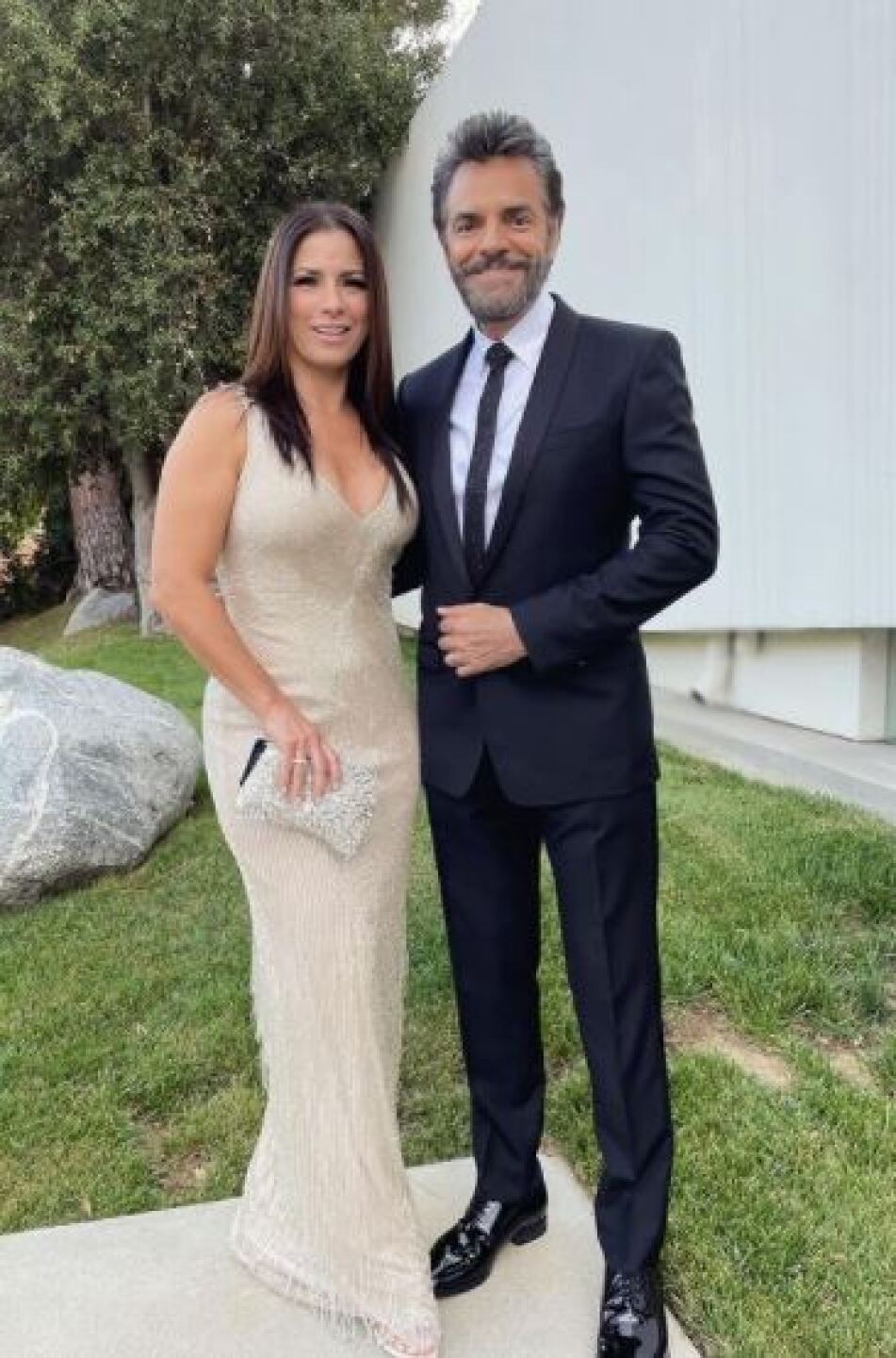 La cantante es su esposa.