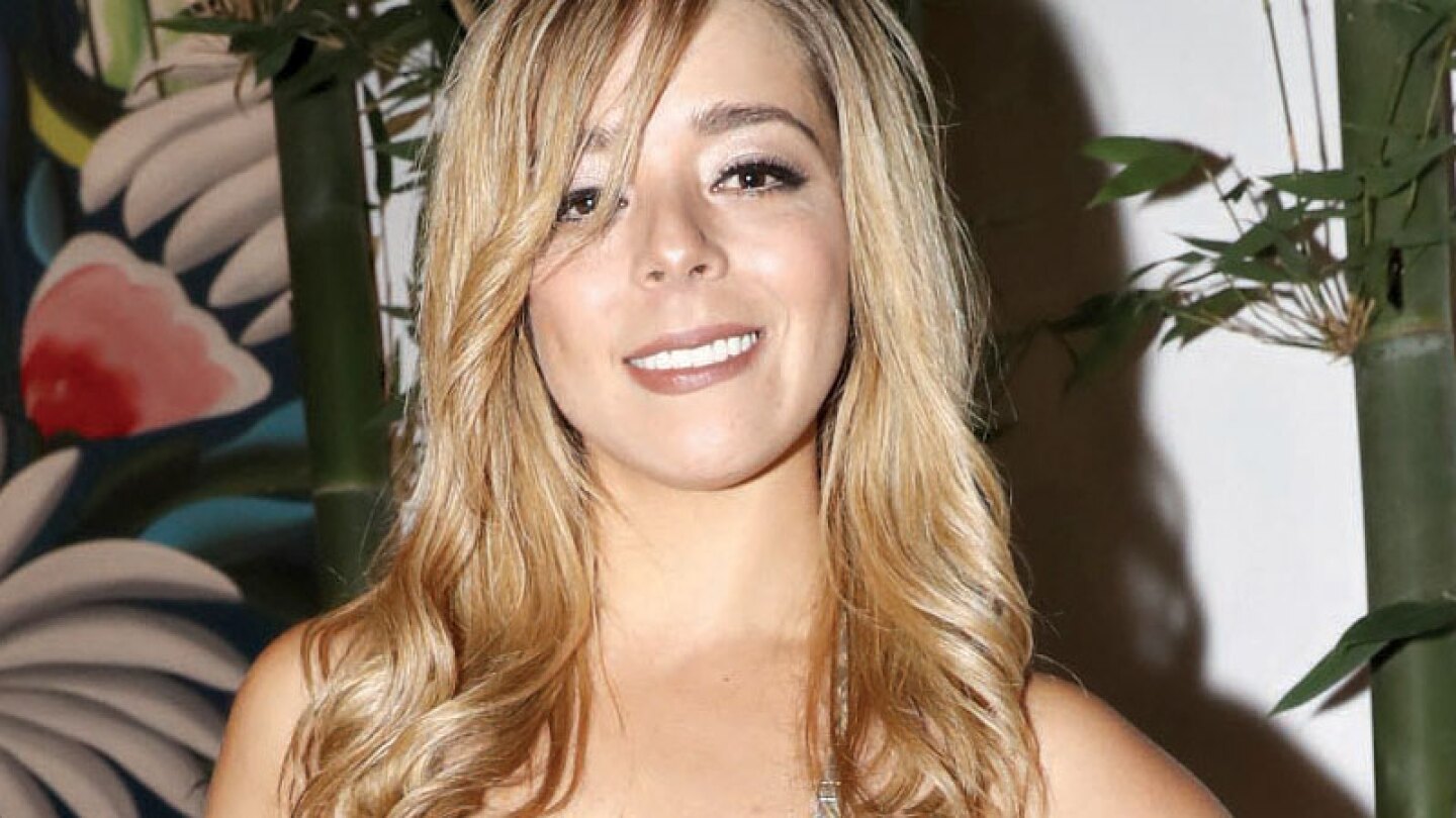 La hija de Alberto Rojas 'El Caballo' sufrió tremendo descuido íntimo y quedó con media pompa de fuera.