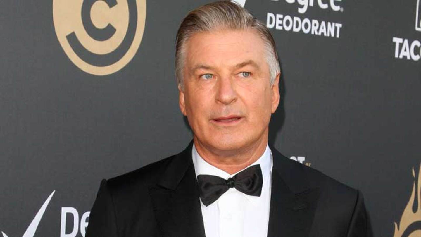 Alec Baldwin se reúne con la familia de Halyna Hutchins tras accidente fatal en el set de ‘Rust’