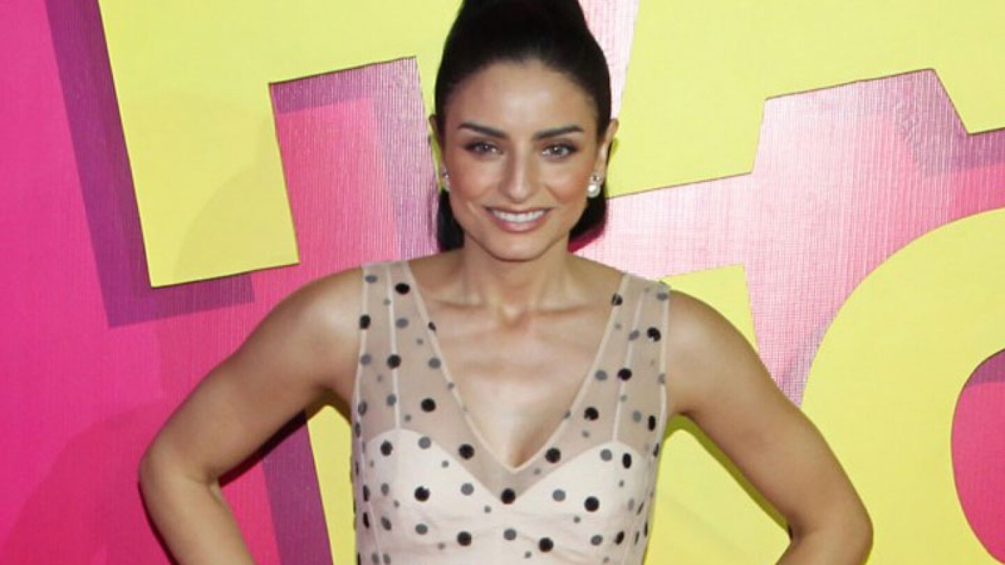 Aislinn Derbez n