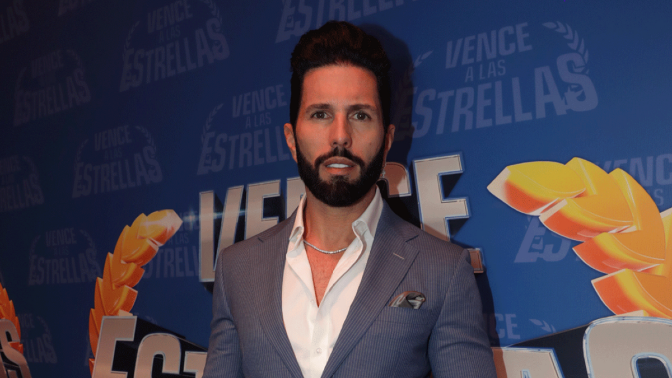 Poncho de Nigris, revista