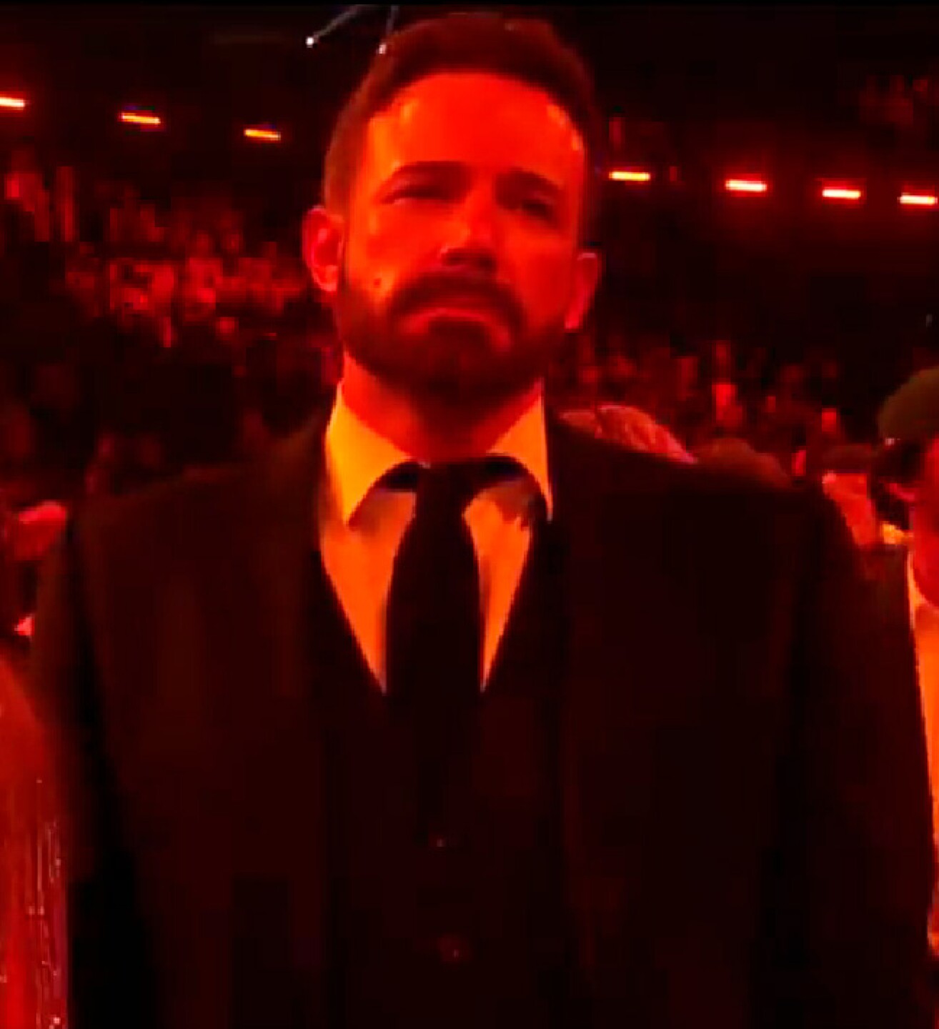 El semblante del actor ha dado de qué hablar, pues no ha pasado desapercibido